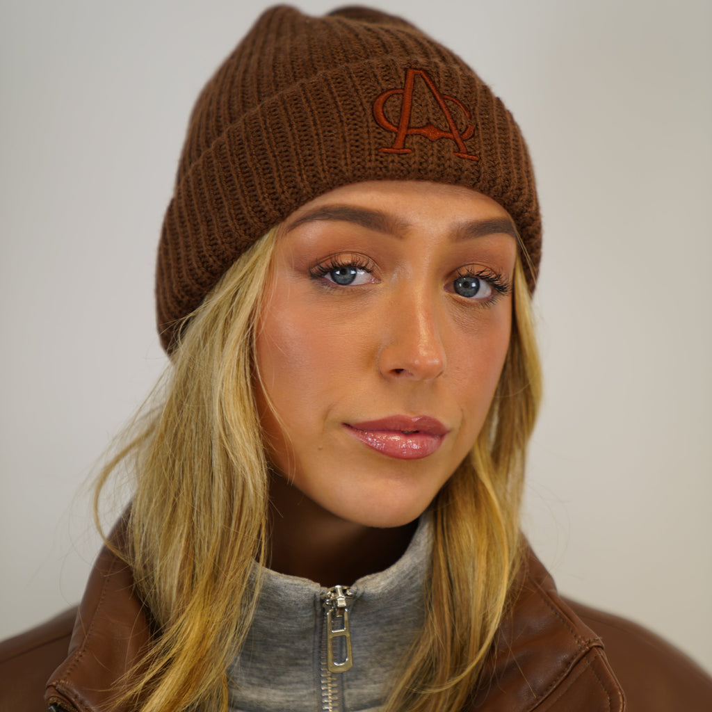 FREYA BEANIE BROWN